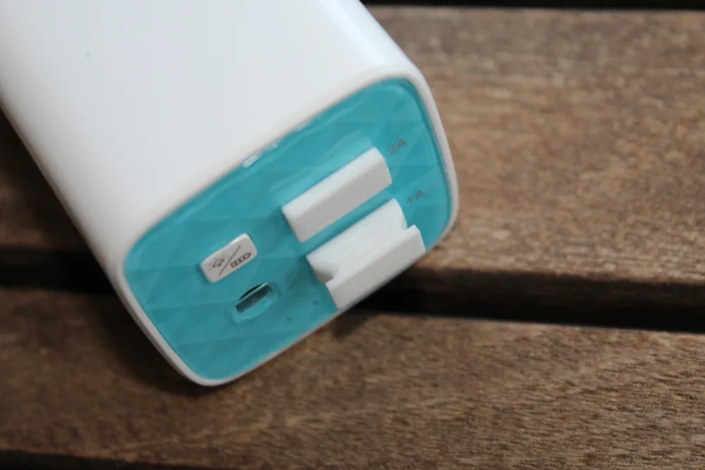 Белые напечатанные пылевые заглушки USB
